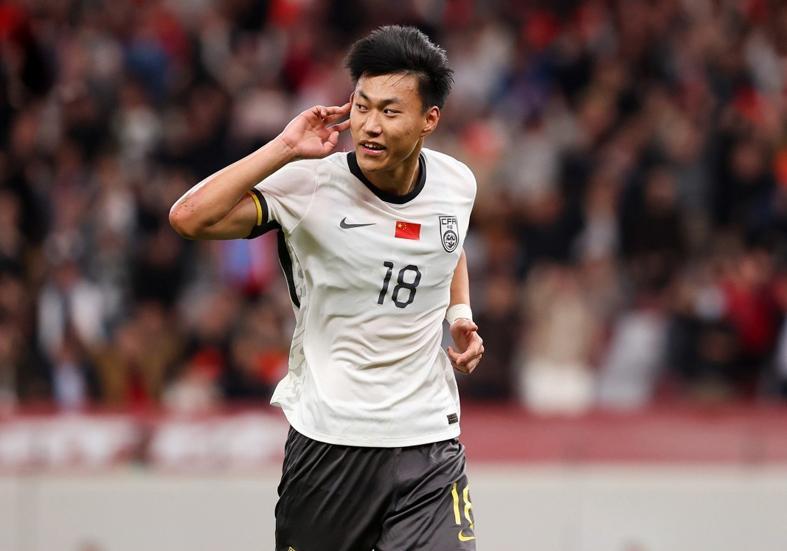 杜月徵天外飞仙纯蒙的？越南门将怒赞！U23斩获4球铜梁龙射手进仨